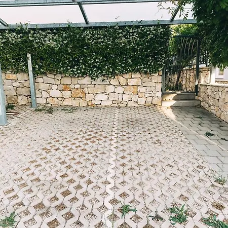Edonia Garden Comfortable & Stylish Duplex With Relaxing Private Garden Lejlighed *