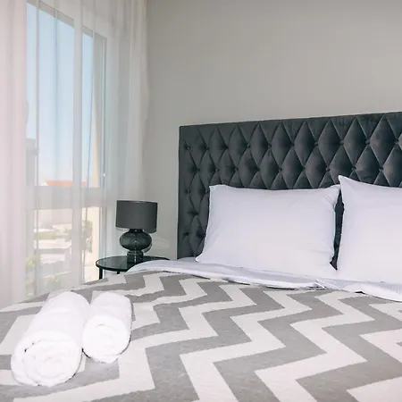 Edonia Garden Comfortable & Stylish Duplex With Relaxing Private Garden Lejlighed