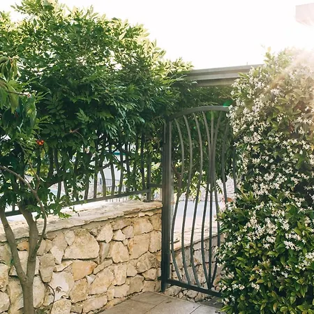 Lejlighed Edonia Garden Comfortable & Stylish Duplex With Relaxing Private Garden Brodarica (Sibenik-Knin)
